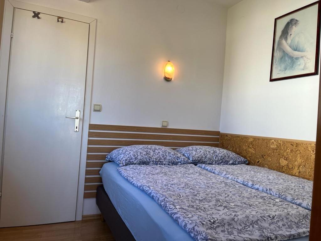 Apartmani Dekovic Materada Πόρετς Εξωτερικό φωτογραφία