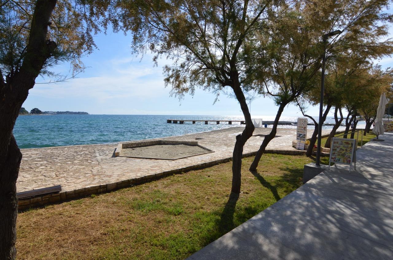 Apartmani Dekovic Materada Πόρετς Εξωτερικό φωτογραφία