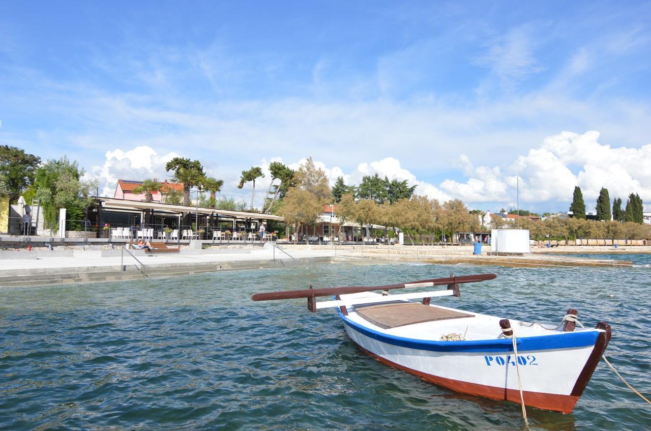 Apartmani Dekovic Materada Πόρετς Εξωτερικό φωτογραφία