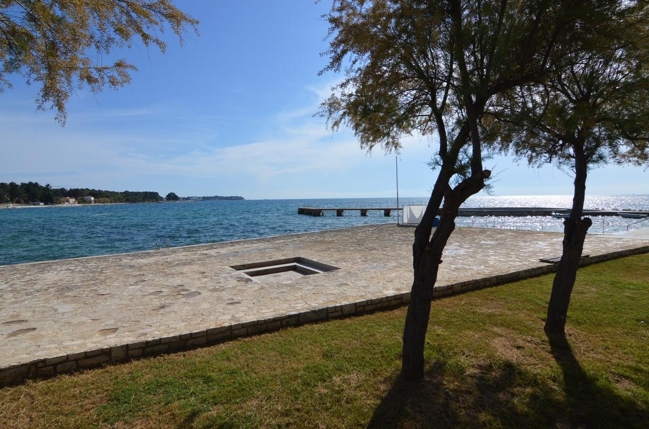 Apartmani Dekovic Materada Πόρετς Εξωτερικό φωτογραφία