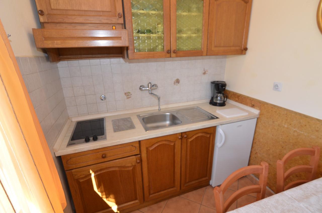 Apartmani Dekovic Materada Πόρετς Δωμάτιο φωτογραφία