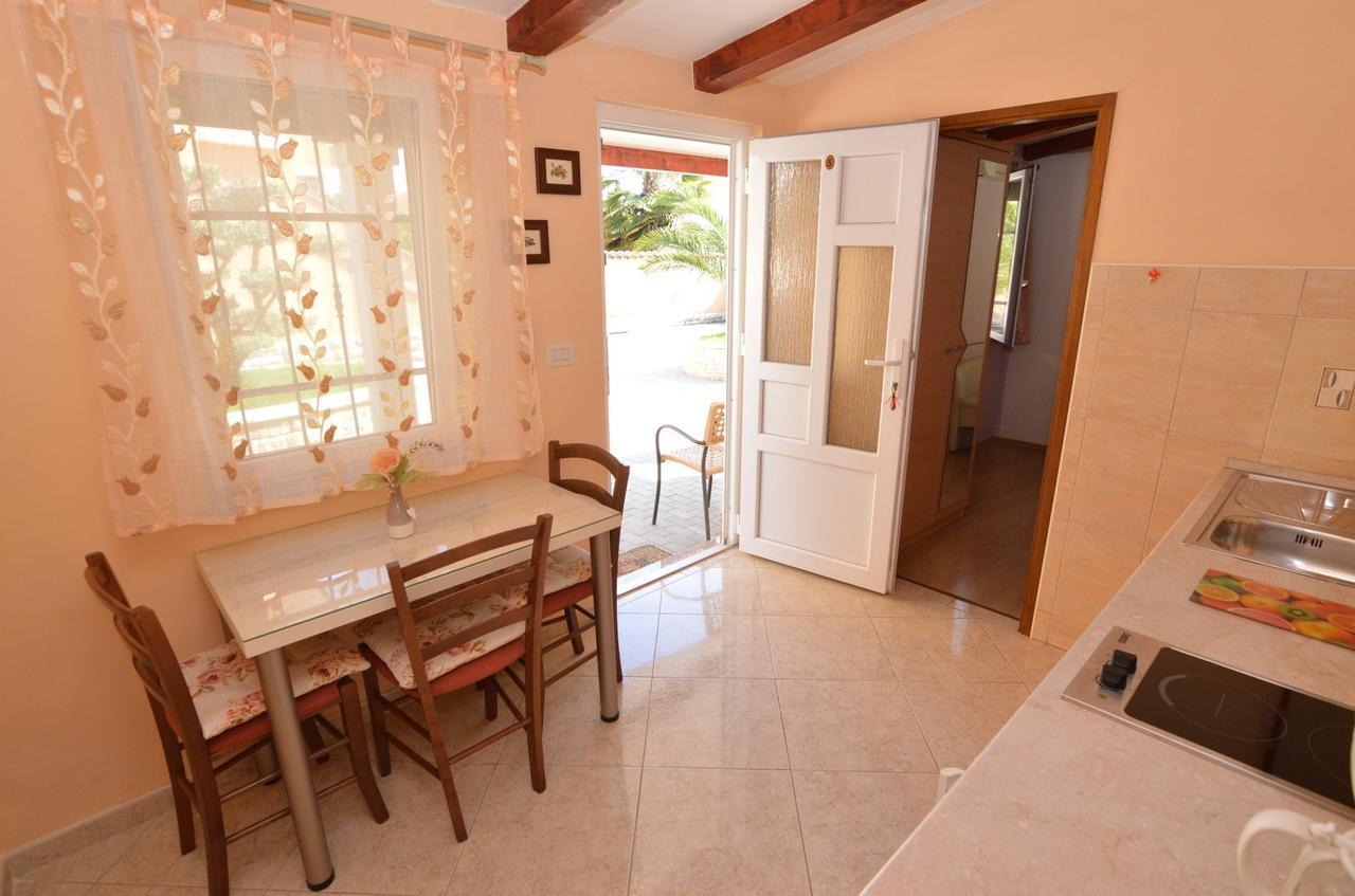 Apartmani Dekovic Materada Πόρετς Δωμάτιο φωτογραφία