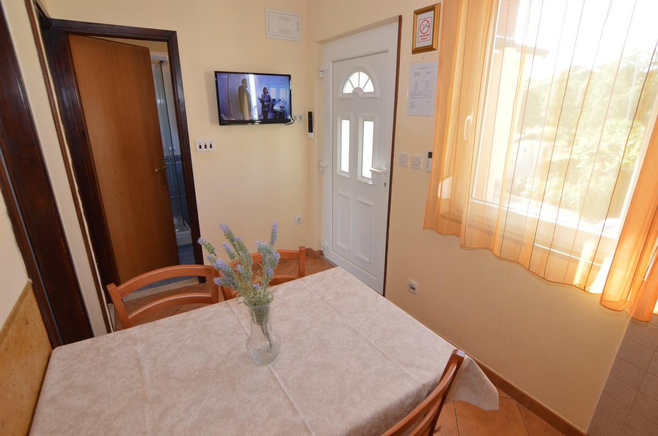 Apartmani Dekovic Materada Πόρετς Δωμάτιο φωτογραφία