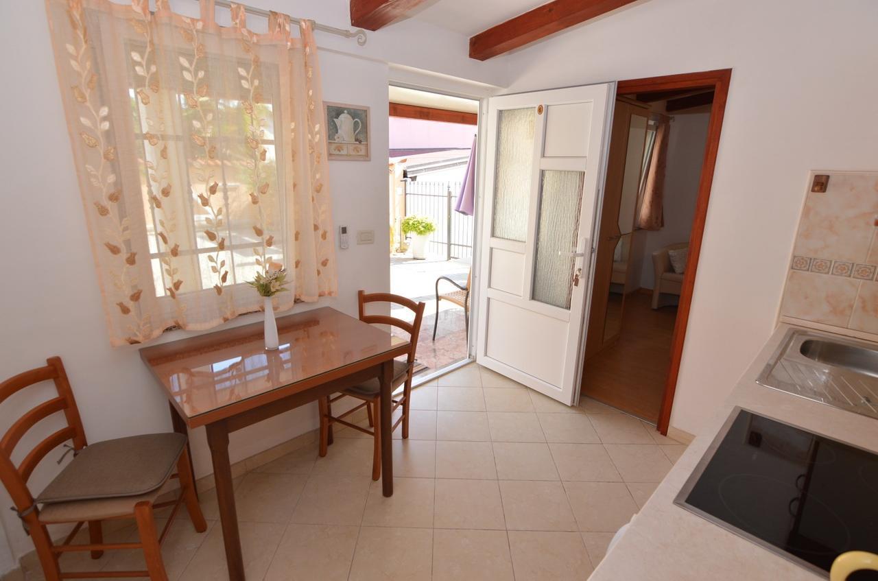 Apartmani Dekovic Materada Πόρετς Δωμάτιο φωτογραφία