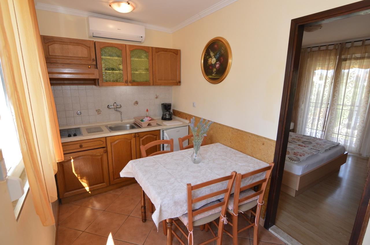 Apartmani Dekovic Materada Πόρετς Δωμάτιο φωτογραφία