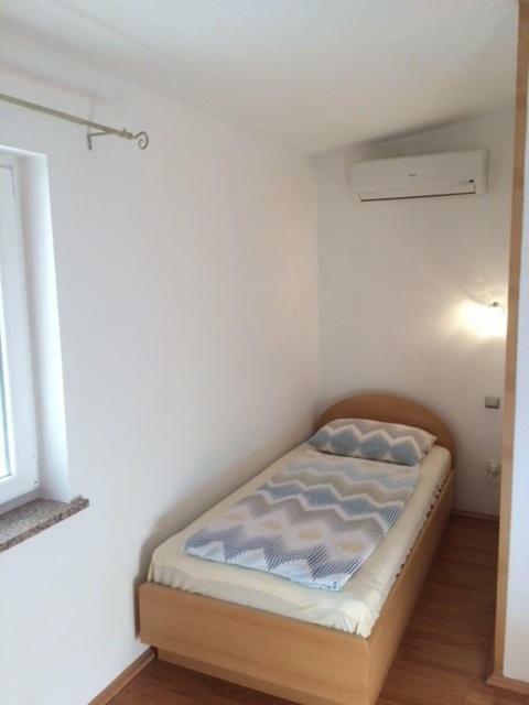 Apartmani Dekovic Materada Πόρετς Εξωτερικό φωτογραφία