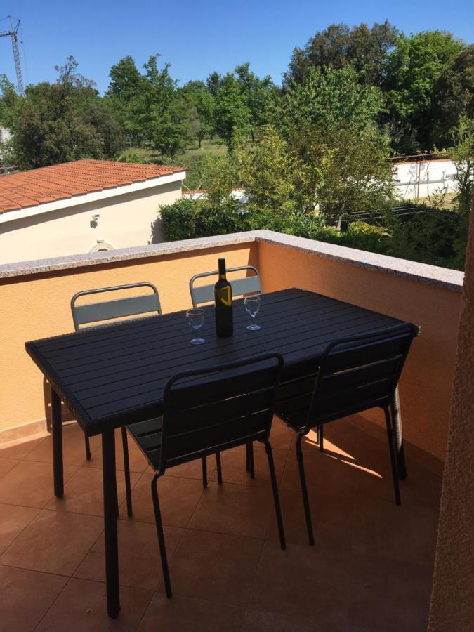 Apartmani Dekovic Materada Πόρετς Εξωτερικό φωτογραφία