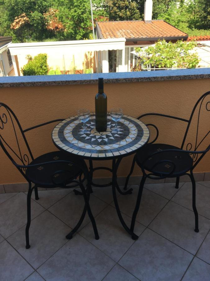 Apartmani Dekovic Materada Πόρετς Εξωτερικό φωτογραφία