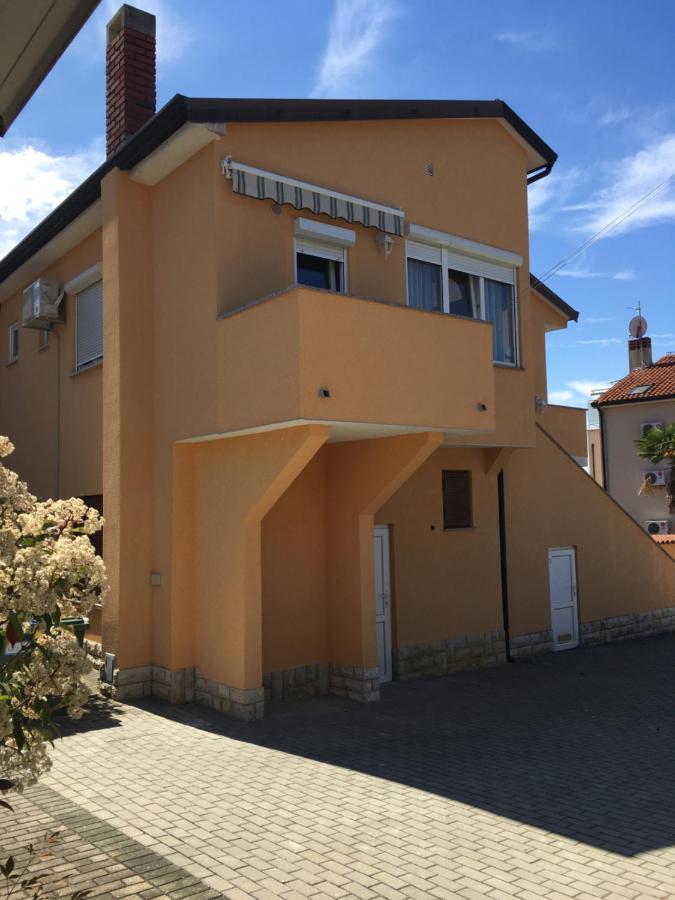 Apartmani Dekovic Materada Πόρετς Εξωτερικό φωτογραφία
